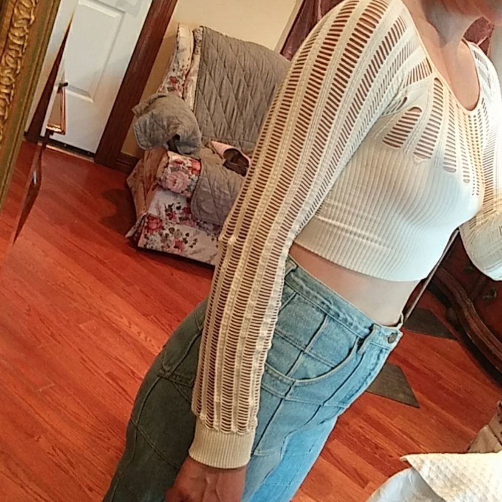 Crop top - Picture 5 of 10